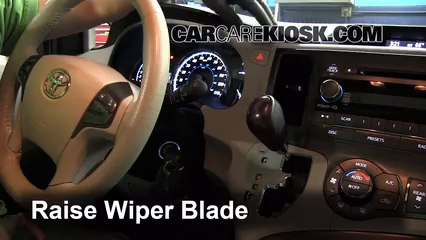 how to change wiper blades on 2011 toyota sienna #4