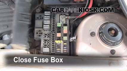 Cambio de fusible de Dodge Neon 2000-2005 - 2001 Dodge ... 2000 plymouth neon fuse box location 