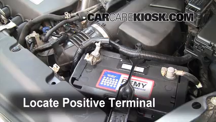 How to Jumpstart a 2002-2006 Honda CR-V - 2006 Honda CR-V SE 2.4L 4 Cyl. How to Jumpstart a 2002-2006 Honda CR-V - 2006 Honda CR-V SE 2.4L 4 Cyl.