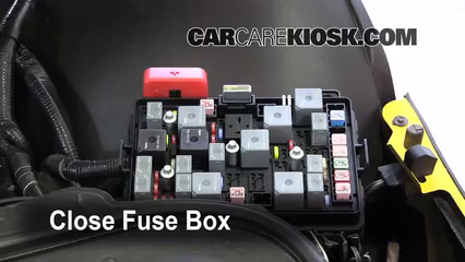 Replace a Fuse: 2006-2009 Pontiac Solstice - 2007 Pontiac ... pontiac solstice fuse box diagram 