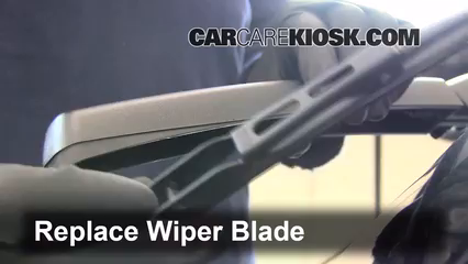 Rear Wiper Blade Change Chevrolet Captiva Sport (2012-2015) - 2012